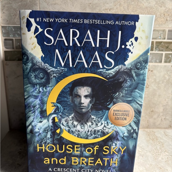 Sarah J Maas Crescent City Series (Hardback) - Picture 2 of 4